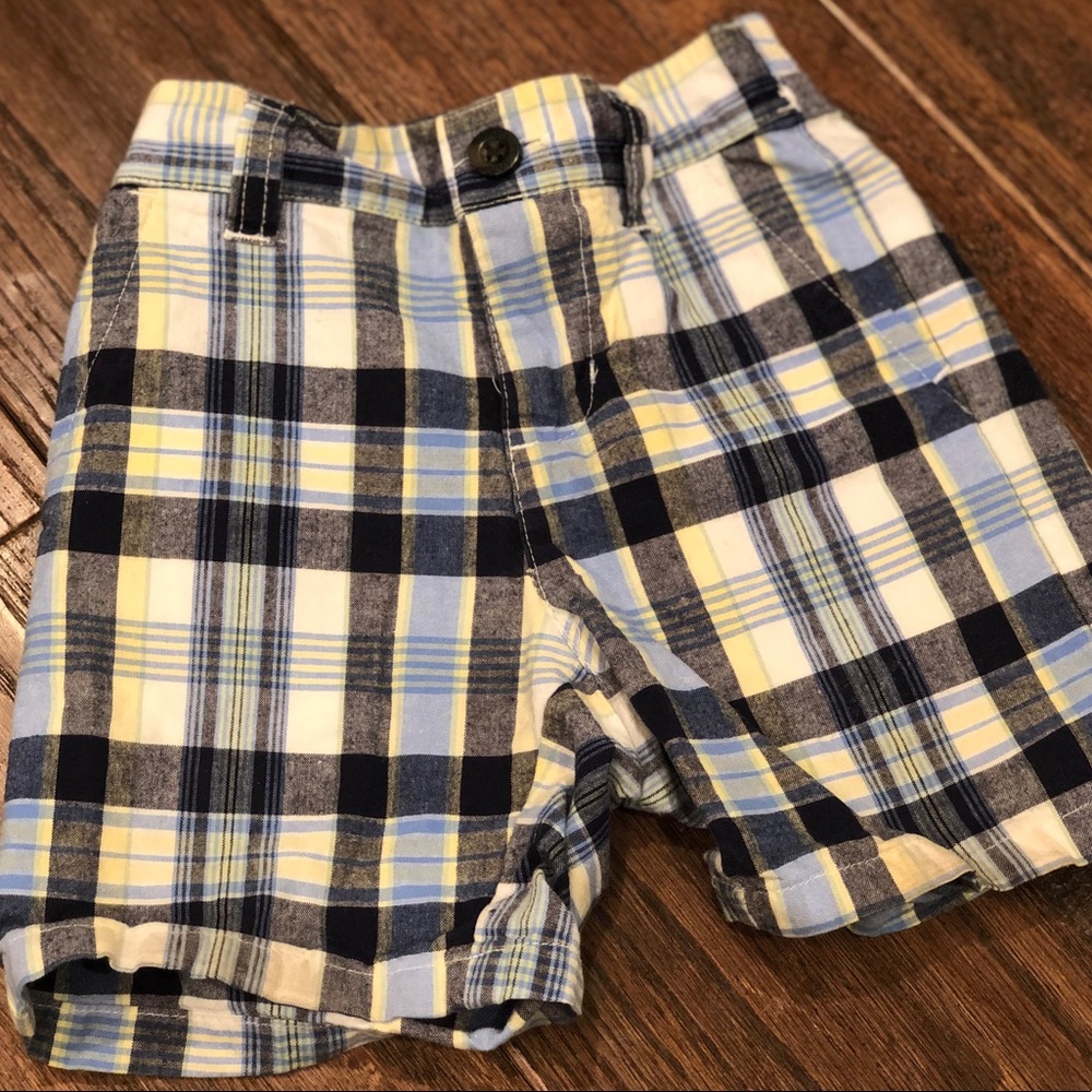 Janie and Jack plaid shorts 6-12m